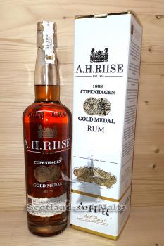 A.H. Riise 1888 Gold Madel Rum mit 40% von den Virgin Islands (Jungferninseln)