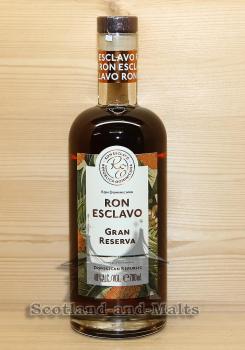 Ron Esclavo Gran Reserva mit 40,0% - Rum aus der Dominikanischen Republik / Sample ab